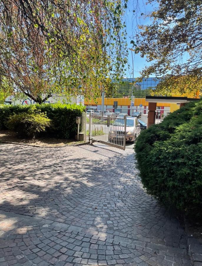Lovely Apartment In Gallarate Exterior foto